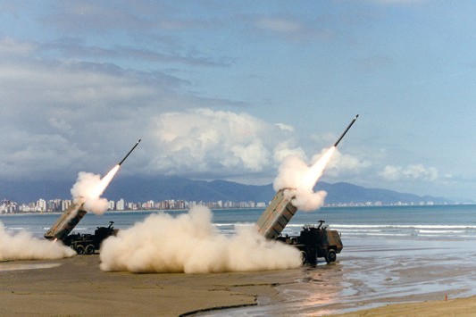 sistema-de-lancamento-de-foguetes-e-misseis-para-defesa-do-litoral-astros-iii-avibras-aeroespacial.jpg