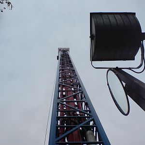 Space Shot! A real FREEFALL Tower.
