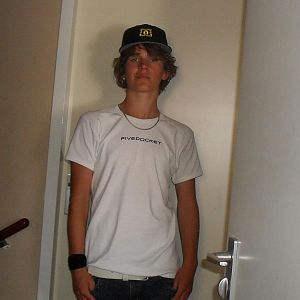 i hate my curls --'