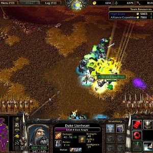Duke Lionheart and the Alliance in battle. Also, Duke Lionheart's healing spell shows here.