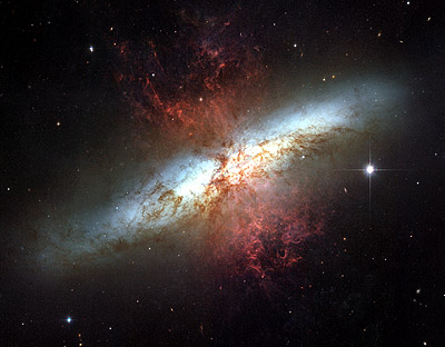 HUBBLE M82