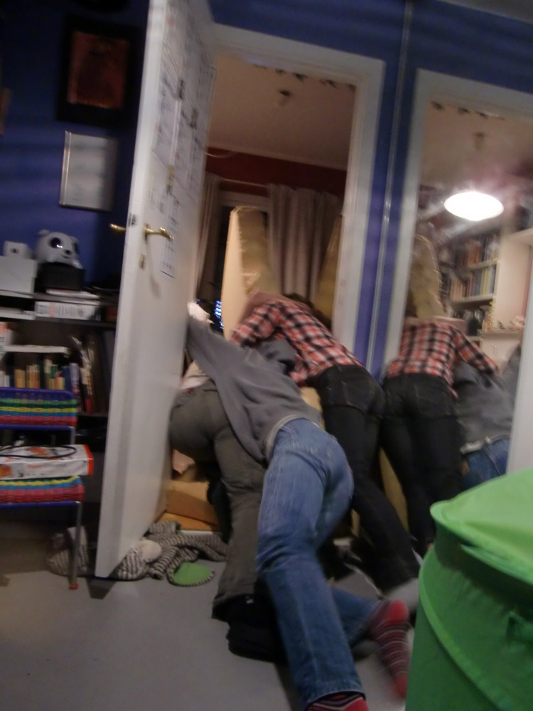 I have no idea what we wanted in that room, but heck - its a good picture.