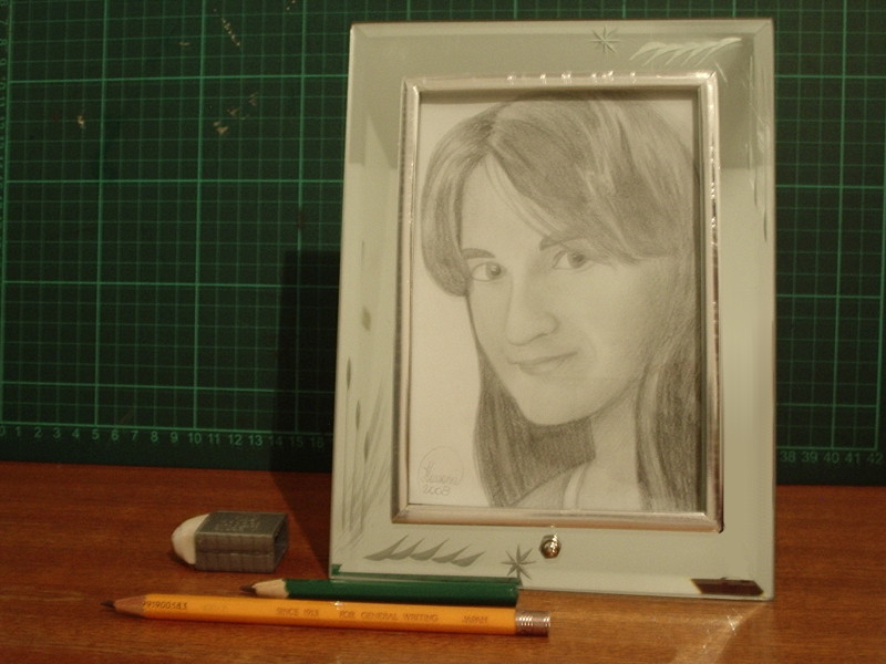 Juliana Maciel - It was for her birthday, I showed the WIPs here at the Hive :P
Still far away from perfection, but... It's nice :D

I had no bette