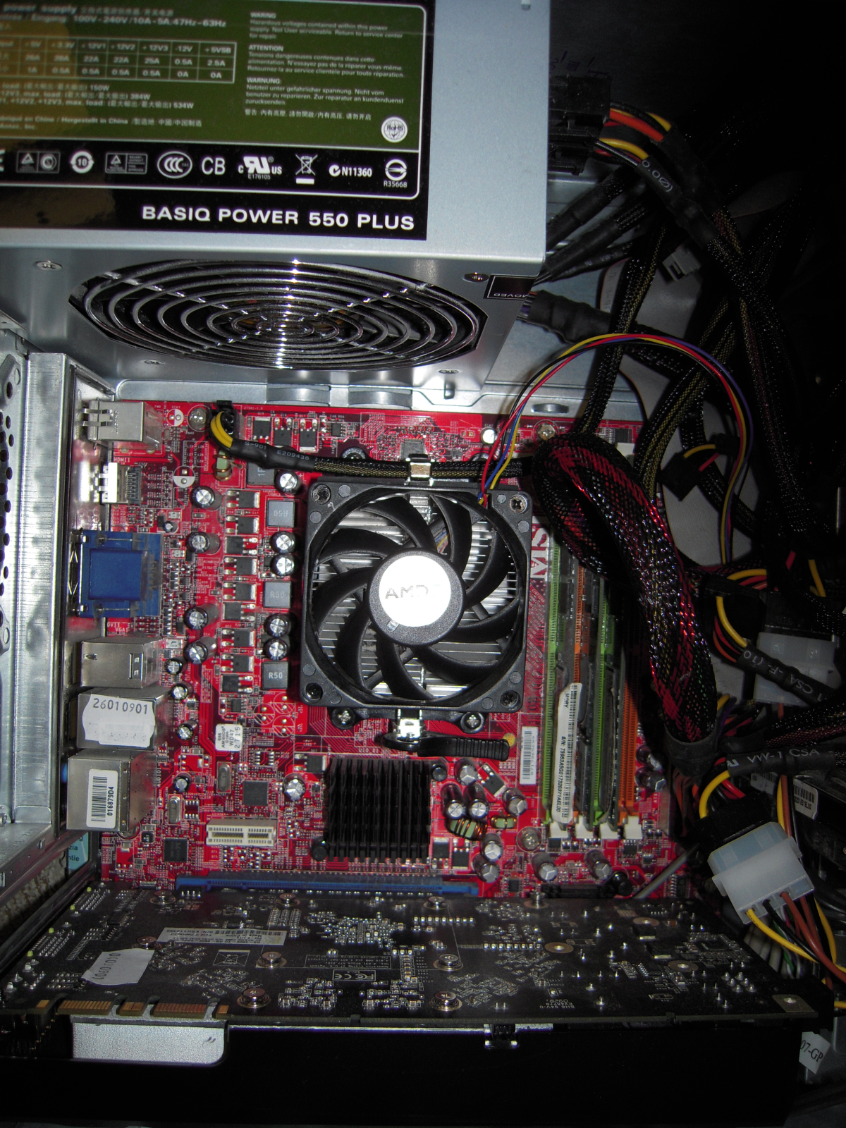 Pretty bad picture from my computer. But yeah...

2GB Ddr2 ( Gonna upgrade to 8gb ddr3 1333mhz if I get summer job. )

Amd 9350e 2.0ghz  Quad Core