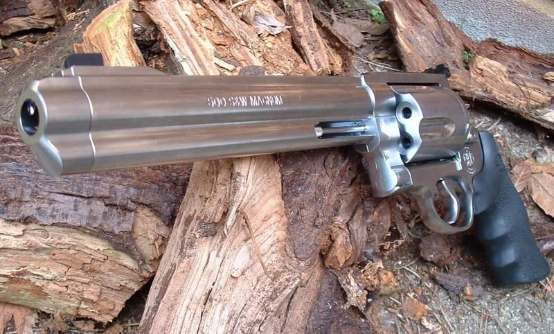 Smith & Wessons Model 500 same gun different view