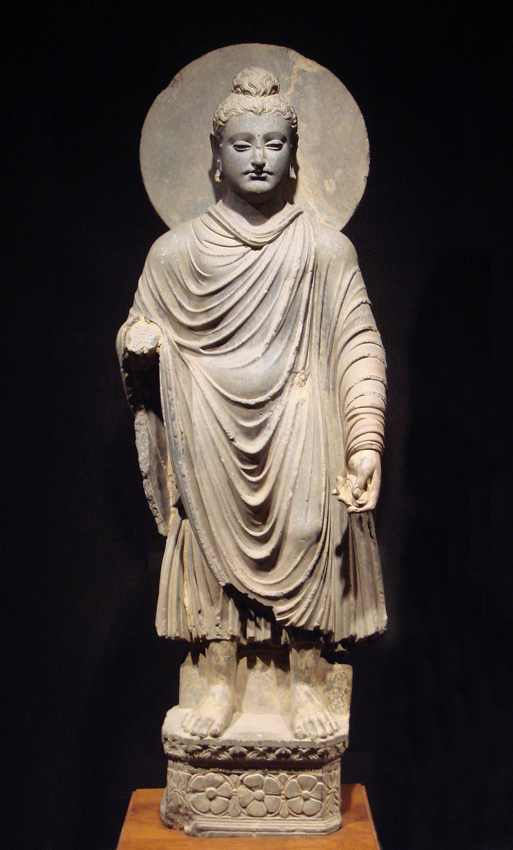 Gandhara_Buddha_%28tnm%29.jpeg