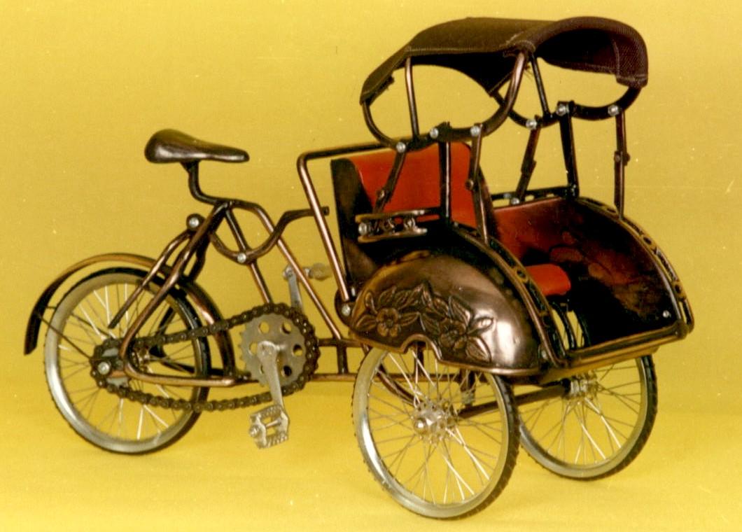 miniatur-becak-becaklogam1.jpg