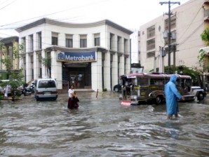 quirino-ave-flood1-298x224.jpg