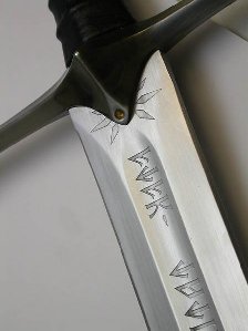 closeupoofhilt.jpg