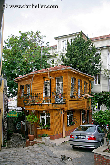 small-house-big.jpg