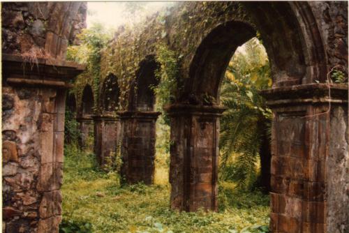 Vasai-fort-ruins.jpg