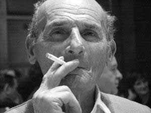 old-man-smoking-432510.jpg
