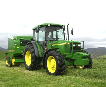 John_Deere_5510_Farm_Tractor.jpg