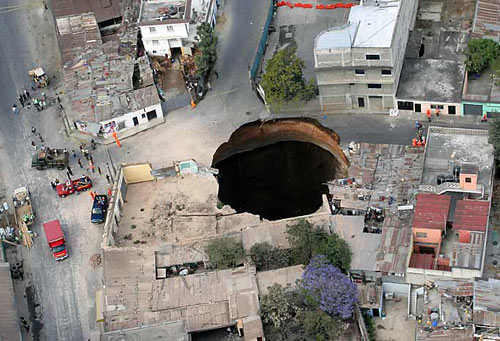 guatemala-city-hole.jpg