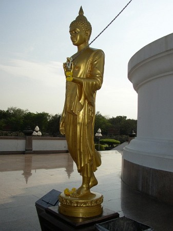 golden_statue.jpg