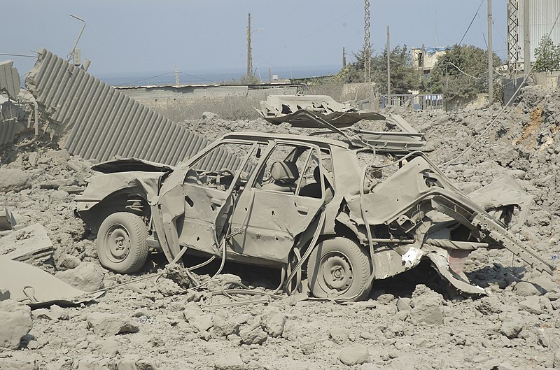 800px-Lebanese_car_destroyed_in_bombardment_July_20_2006.jpg