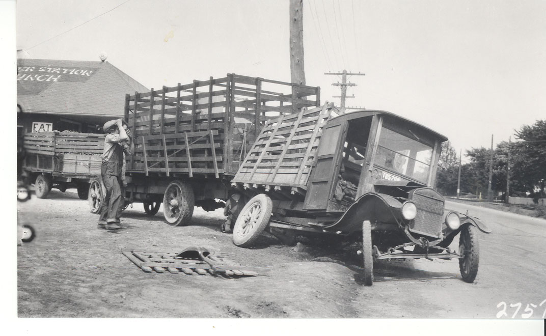 2757_broken_axle_truck_1928.jpg