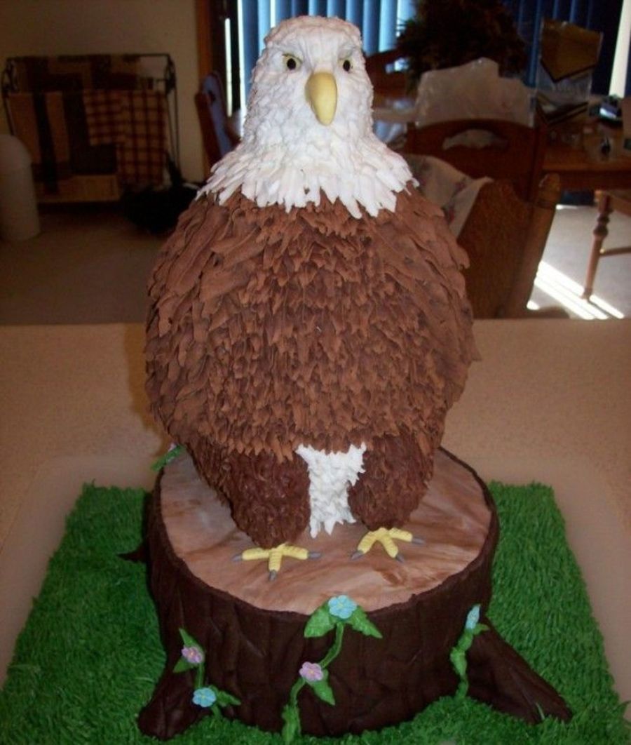 900_23951Ywaw_eagle-on-stump-cakes.jpg